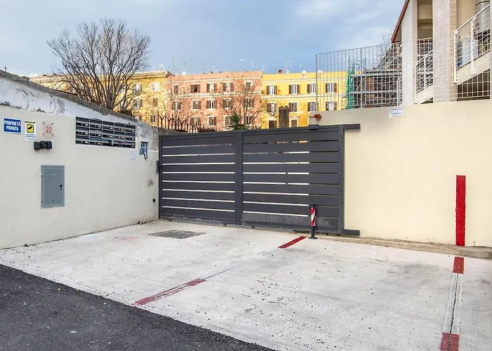Urban Oasis With Terrace & Free Parking, Int11