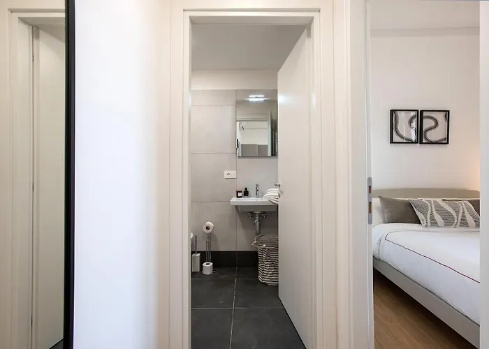 Urban Oasis With Terrace & Free Parking, Int11 Appartamento