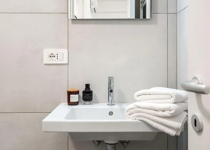 Appartamento Urban Oasis With Terrace & Free Parking, Int11