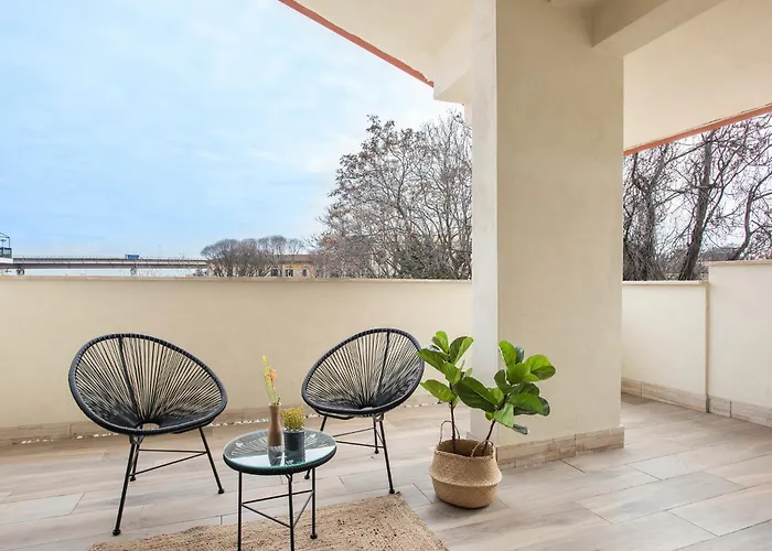 Urban Oasis With Terrace & Free Parking, Int11 Appartamento